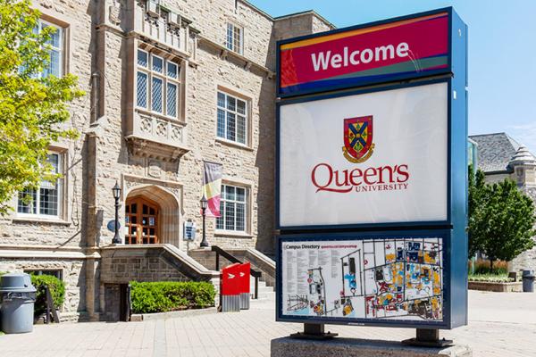 Queen's U welcome sign