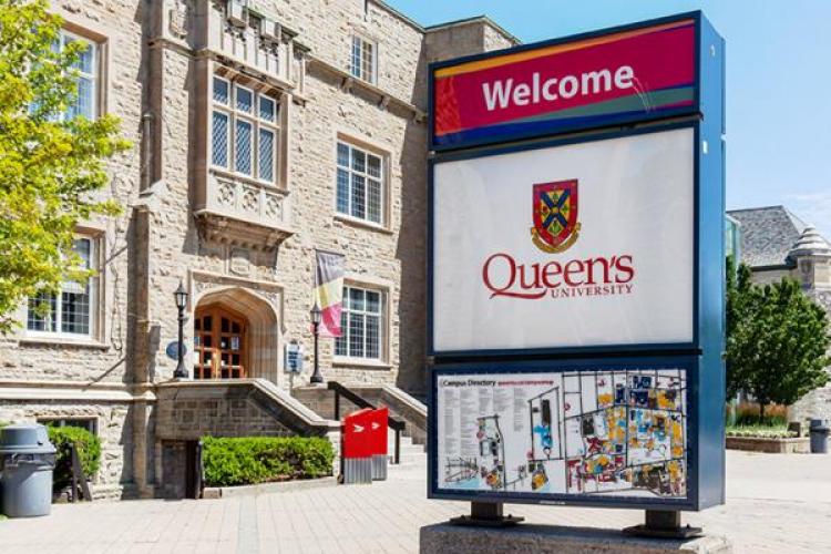 Queen's U welcome sign